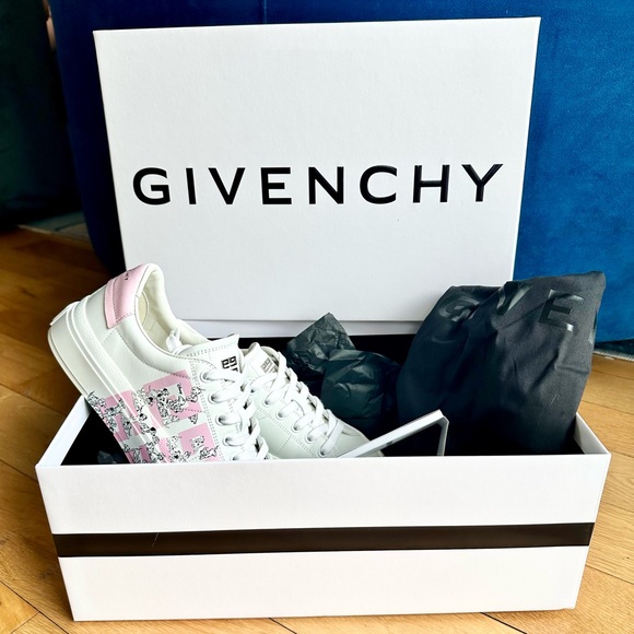 Givenchy x Disney 101 Dalmatians City Sport Sneaker in White/Pink Size 36 US6 - Picture 9 of 11